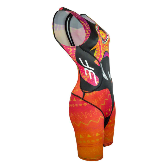 LUUM-TRISUIT-MUJER-COSTADO LUUM-TRISUIT-MUJER-COSTADO