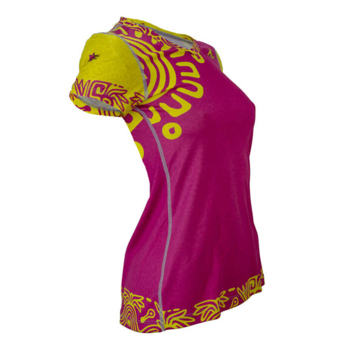 Luitl_Playera_Mujer_Costado_Triferrari_3F Luitl_Playera_Mujer_Costado_Triferrari_3F