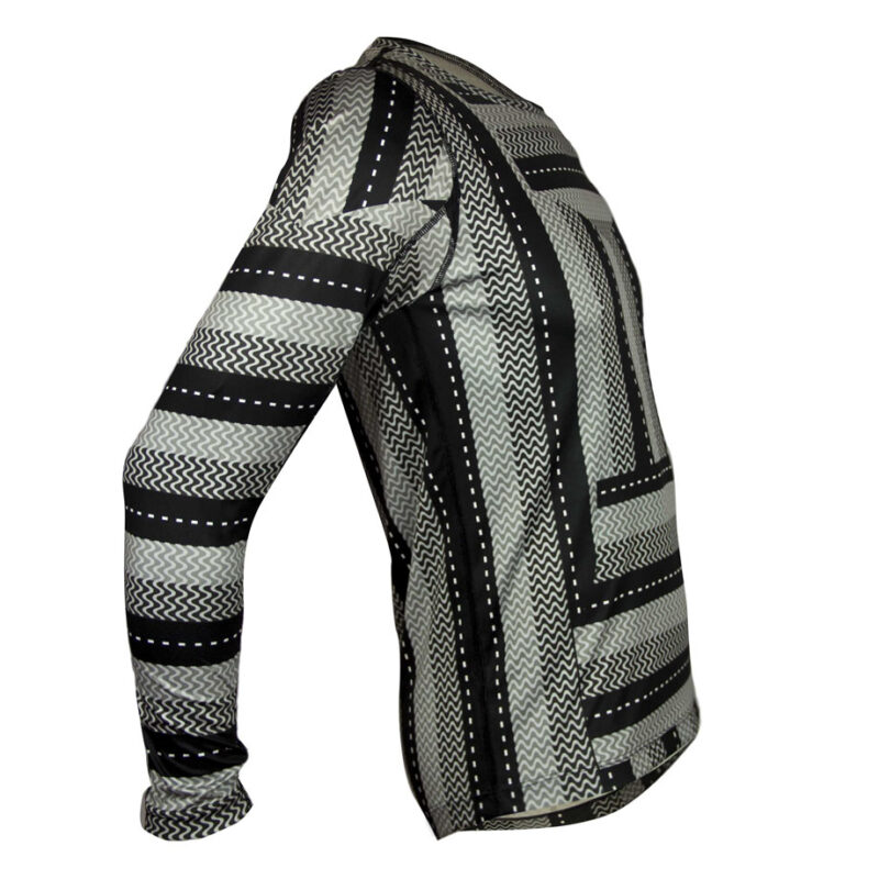 PONChO_lateral_hombre_playera_3F_TRIFERRARI
